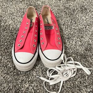 Platform low top hot pink converse